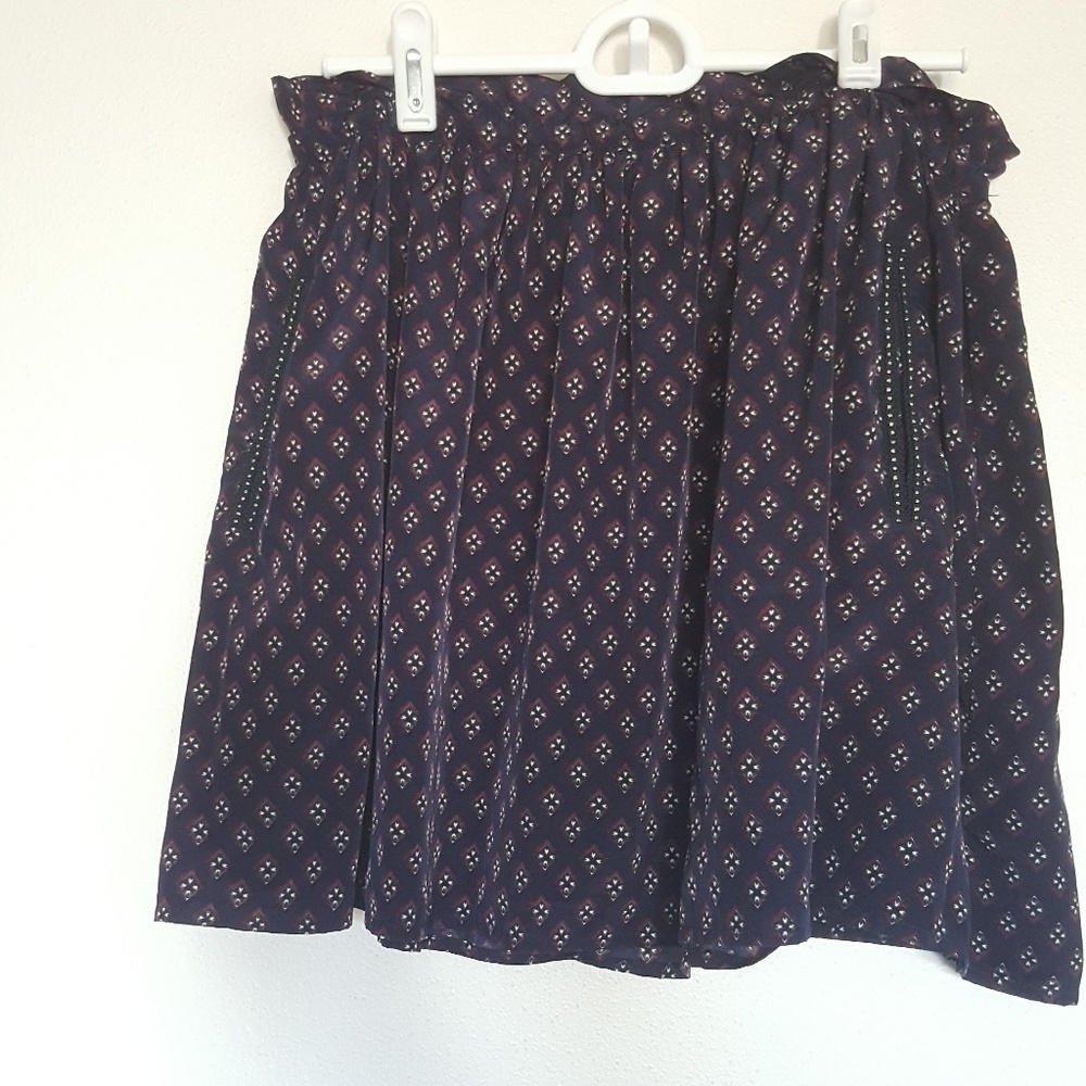 Blue patterned skirt with pockets